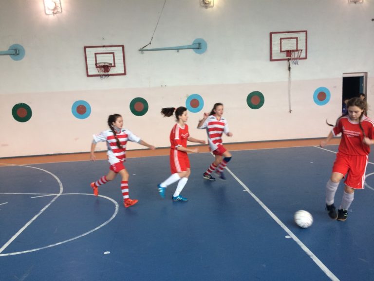 Девичий футбол: николаевские девушки стали победителями турнира в Одесской области 5