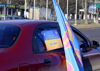 «Алимпиев Андрей Николаевич, мы с Вами!»: в Николаеве прошел автопробег в поддержку арестованного начальника Харьковского НУВС ВСУ