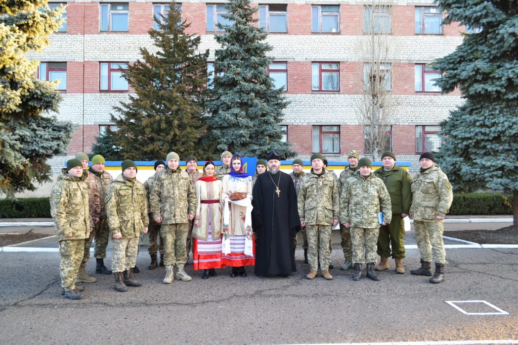 Бойцы Николаевского ремонтно-восстановительного полка в зоне АТО вытащили с поля боя почти 400 единиц техники 8