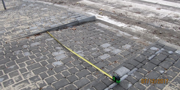 «Плитка на тротуарах – прорыв 2017 года» – Департамент ЖКХ Николаевского горсовета