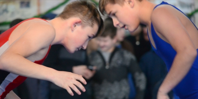 На Всеукраинском турнире «Снежинка» по греко-римской борьбе на николаевском ковре большинство побед одержали хозяева