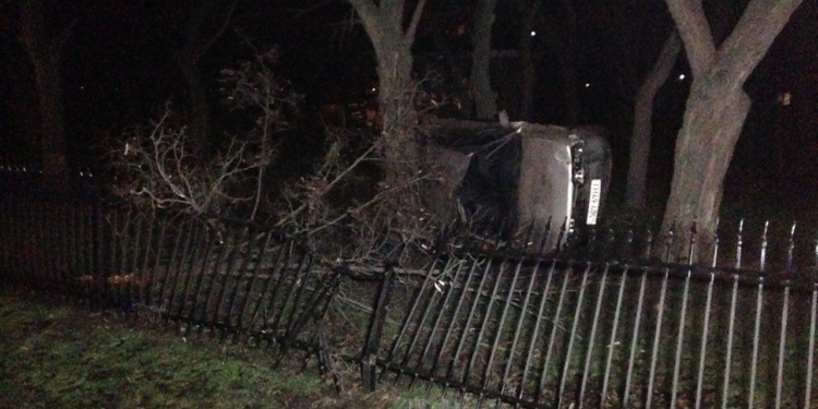 Сегодня ночью в Николаеве в автомобильной катастрофе разбился автомобиль “Мазда” – есть погибшие и пострадавшие