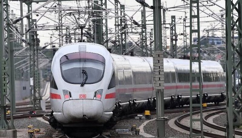 Конфуз: супер-поезд Берлин-Мюнхен во время первого рейса с журналистами застрял в туннеле 1