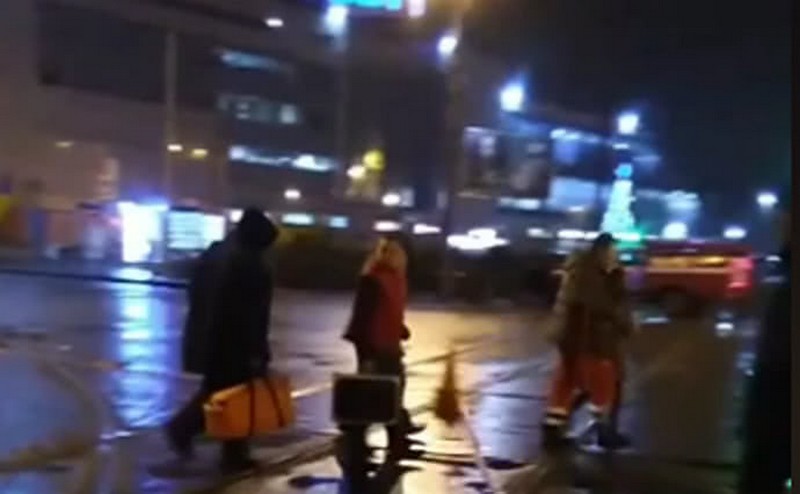 Из захваченного здания "Укрпочты" в Харькове освободили нескольких заложников 1