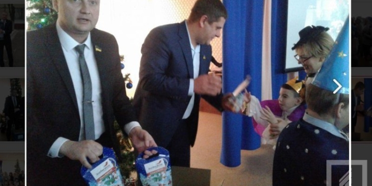 Уже отмечают. В Кривом Роге местный депутат рушил пострелять прямо с собственного балкона в многоэтажке