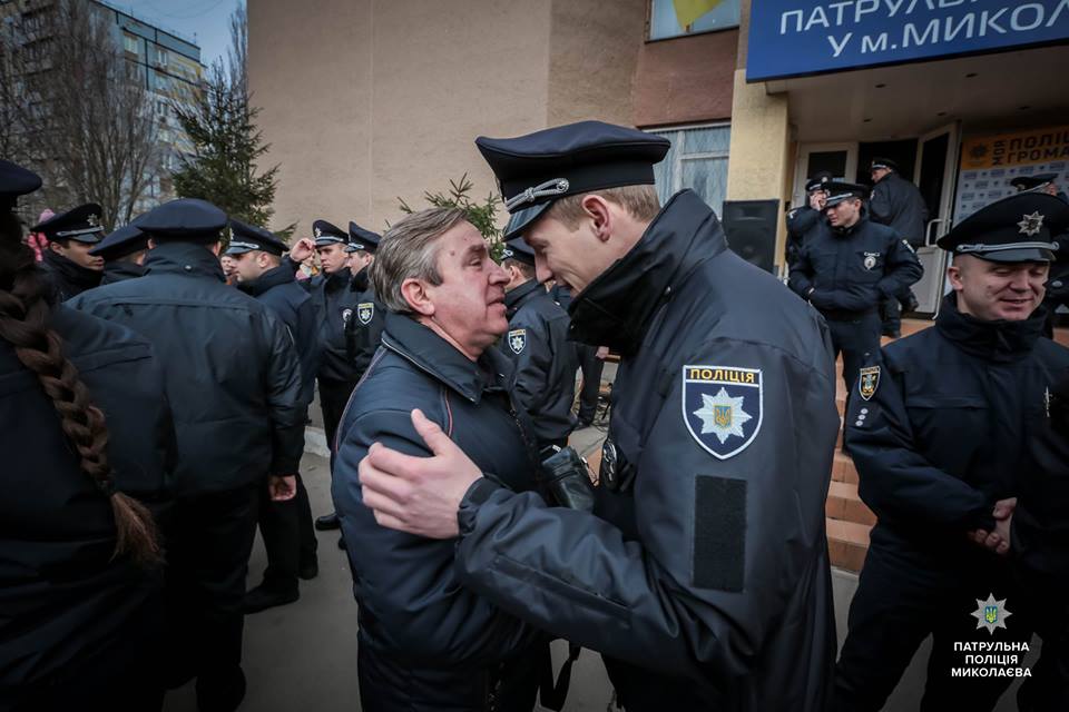 В Николаеве приняли присягу 72 новых патрульных полицейских 17