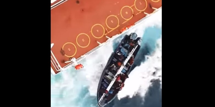 Редкое видео. Удалось снять атаку пиратов в Гвинейском заливе