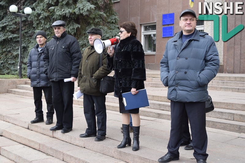 Пенсионеры и ветераны силовых структур Николаевской области под зданием ОГА требовали перерасчёта пенсий 1