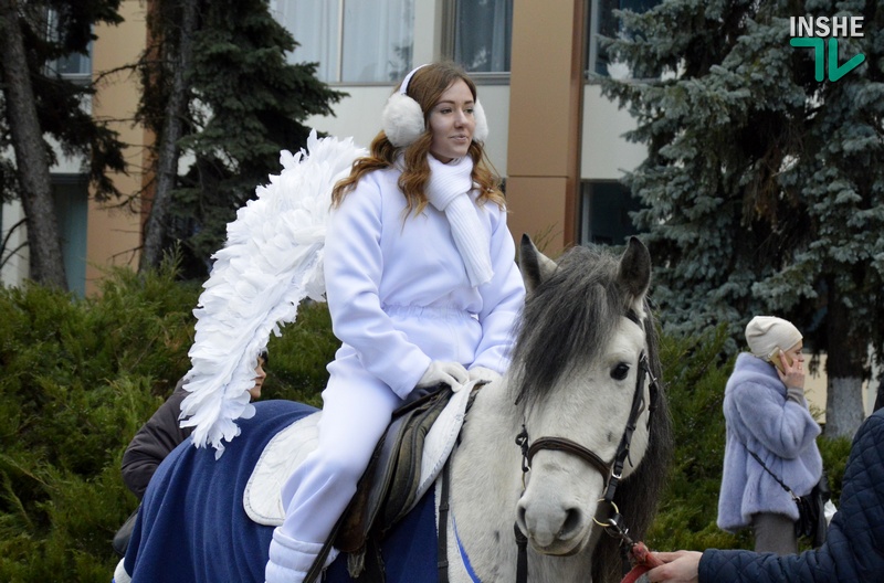 День Святого Николая в Николаеве: сотни горожан прошли колонной к городской елке 3