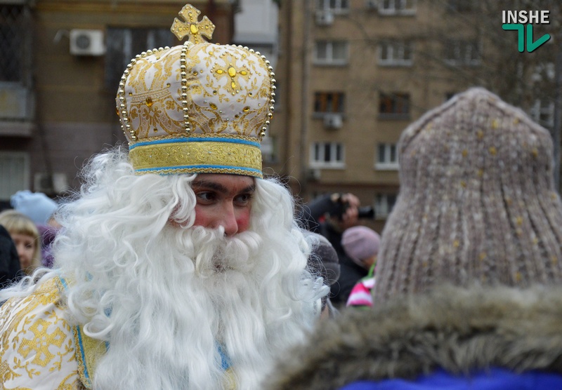 День Святого Николая в Николаеве: сотни горожан прошли колонной к городской елке 5