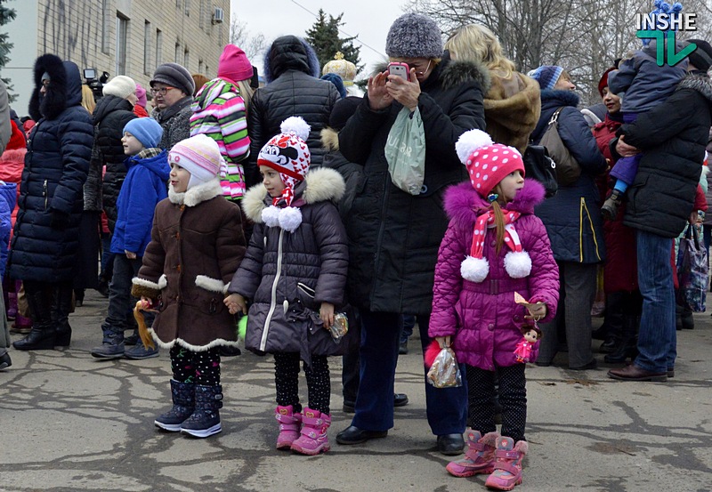 День Святого Николая в Николаеве: сотни горожан прошли колонной к городской елке 7
