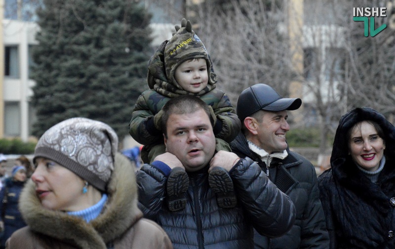День Святого Николая в Николаеве: сотни горожан прошли колонной к городской елке 15