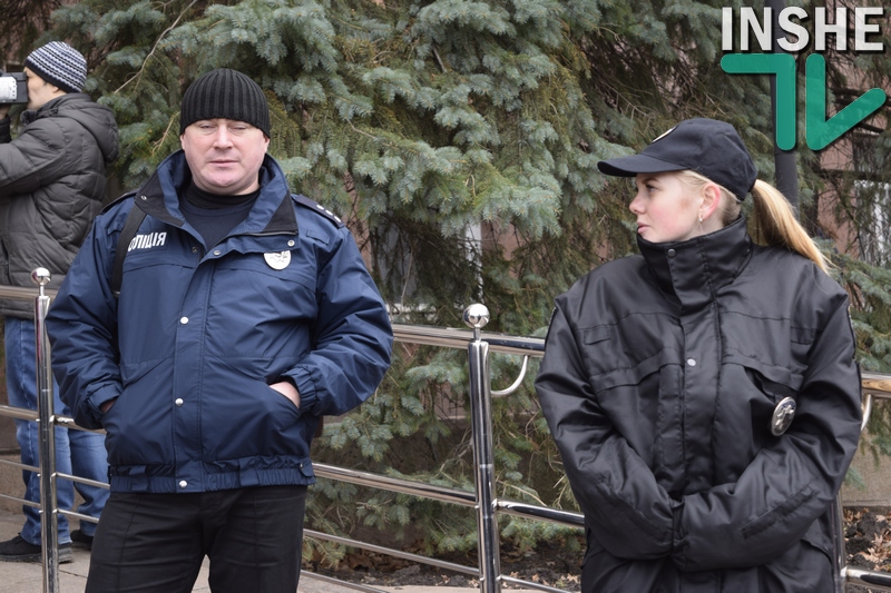 Пенсионеры и ветераны силовых структур Николаевской области под зданием ОГА требовали перерасчёта пенсий 19