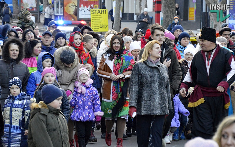 День Святого Николая в Николаеве: сотни горожан прошли колонной к городской елке 21