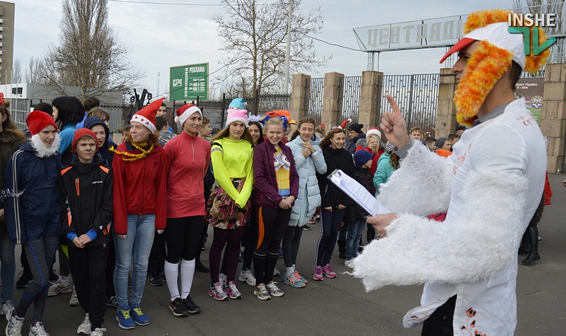 «Бегом в 2018-й!»: в Николаеве прошел сказочный новогодний забег 16