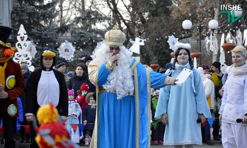 День Святого Николая в Николаеве: сотни горожан прошли колонной к городской елке 27