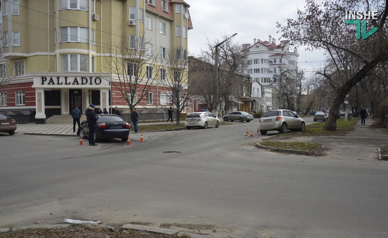 Очередное ДТП в центре Николаева - движение по ул. Спасской затруднено 10