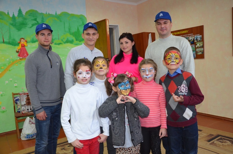В Николаевской школе-интернате №6 учились аквагриму и запускали шоколадные фонтаны 9
