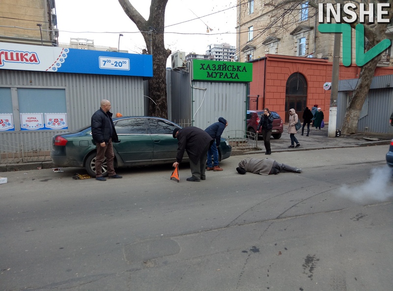В центре Николаева автомобиль ŠKODA сбил женщину 1