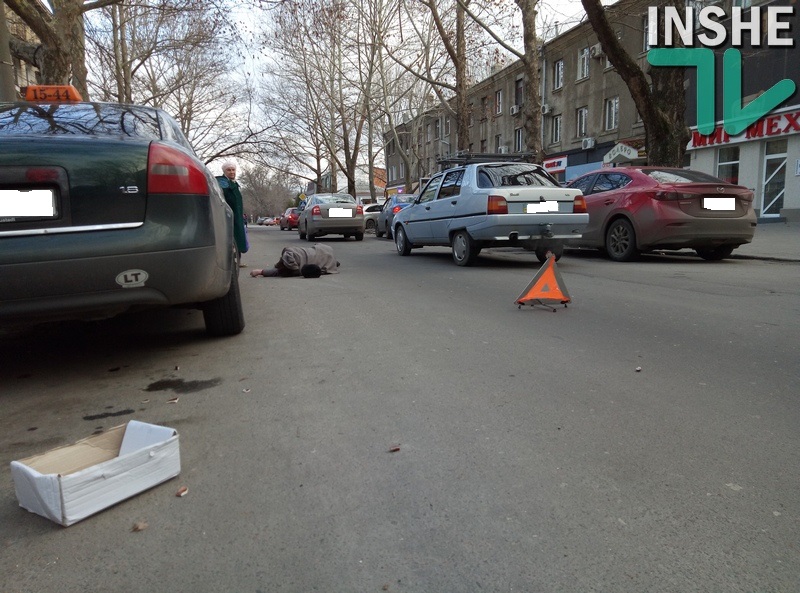 В центре Николаева автомобиль ŠKODA сбил женщину 9