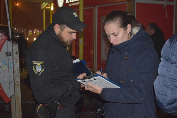 В Николаеве полиция задержала карманника, который промышлял кражами в маршрутках 1