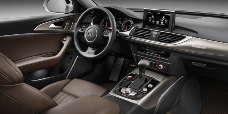 В Николаеве угнали Audi А6 – прямо с АЗС