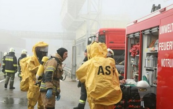 Что-то Австрии не везет: на заводе произошла утечка химических веществ, десятки пострадавших 1