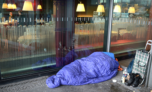 В Германии, чтобы заставить бездомных пользоваться приютами, их будут штрафовать за ночлег на улице