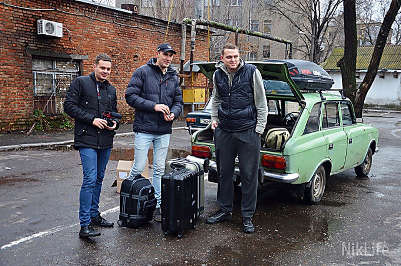 Трое николаевцев отправились в Африку на старом "Москвиче" 3