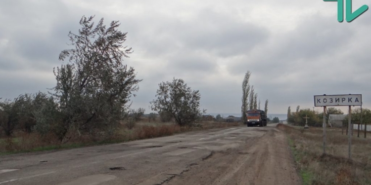 Старую Очаковскую дорогу отремонтируют в новом году. Как пережить зиму придорожным селам – не говорят