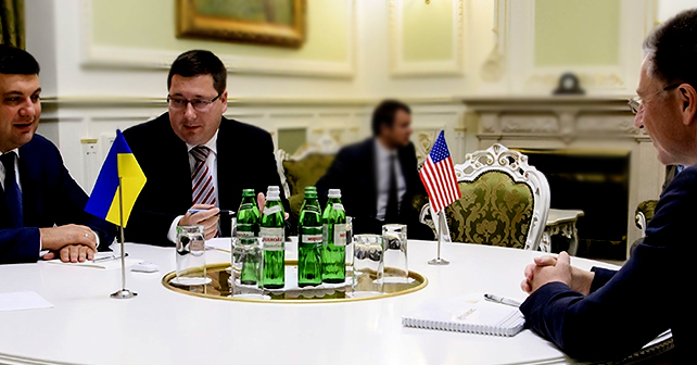 Шпион при премьере. Ежов 2 года продвигал “русский мир” на международных встречах самого высокого уровня