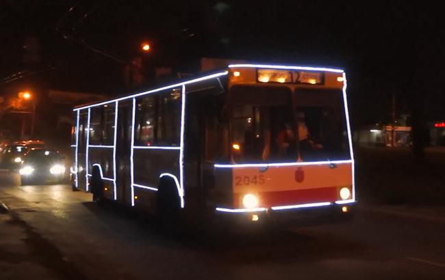 В Одессе прошел парад праздничных троллейбусов - в честь святого Николая 3