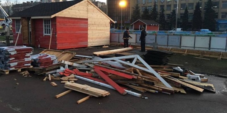 Нардеп Жолобецкий просит прокуратуру проверить, как мэрия за счет бюджета и без конкурса помогает построить частный каток на центральной площади Николаева