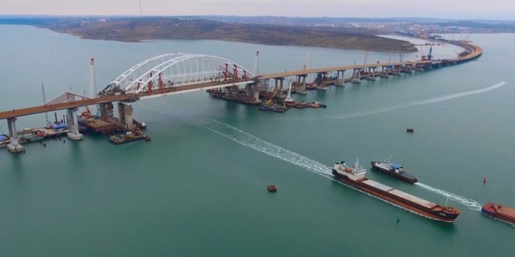 Строители Керченского моста завершили строительство пролетов автодороги