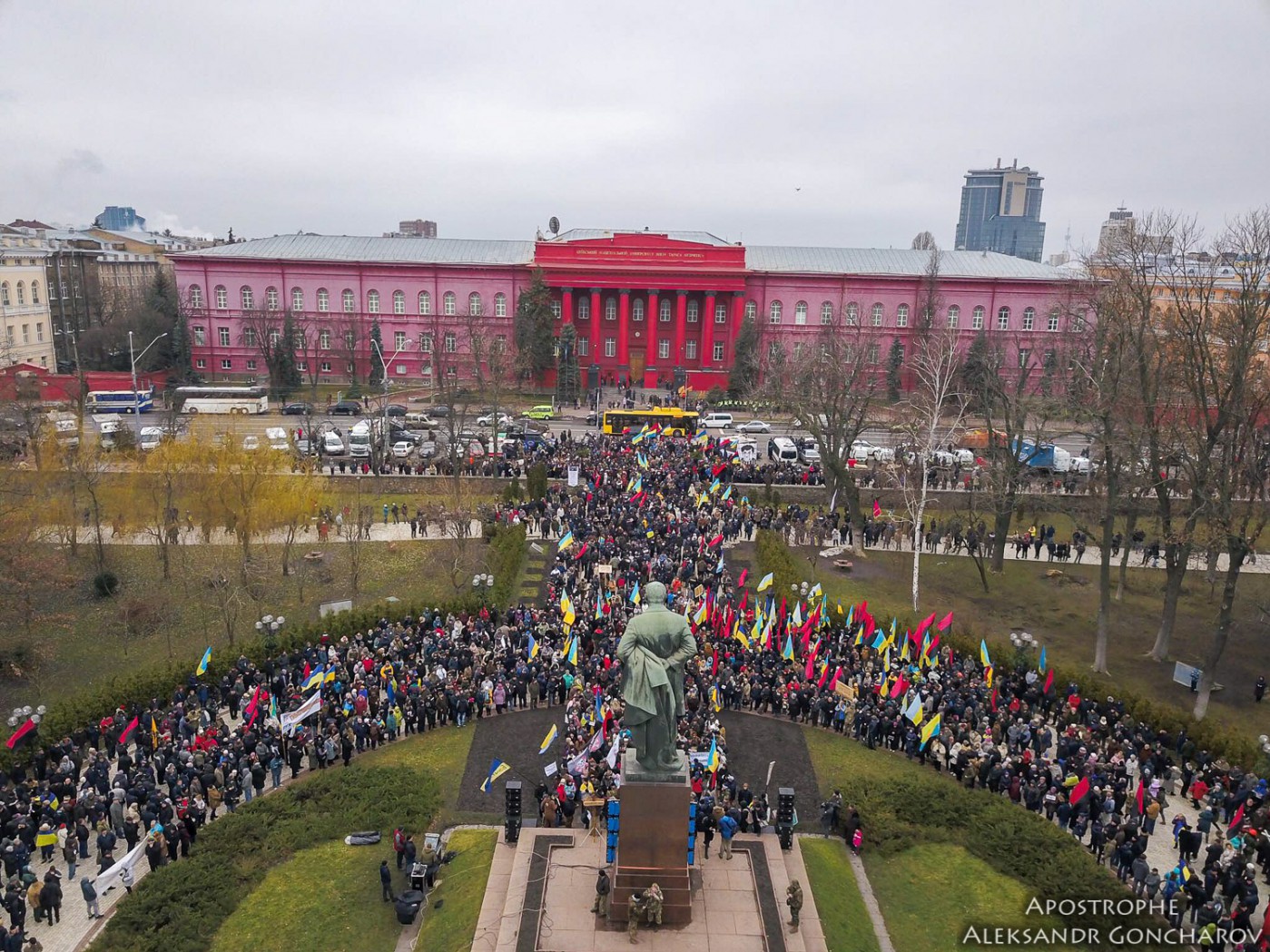 Посольства США и стран ЕС осудили попытки захвата Октябрьского дворца