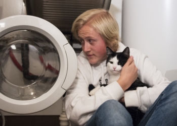 В Норвегии кот выдержал 40-минутную стирку с машинке