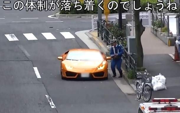 Полицейский догнал Lamborghini на велосипеде, чтобы выписать штраф 1