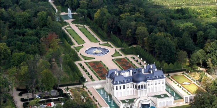 Кто купил «самый дорогой дом в мире»?