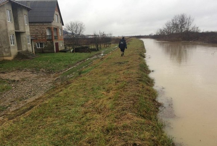 На Закарпатье начался паводок: подтоплены дороги, более тысячи гектаров угодий и около сотни домов 5