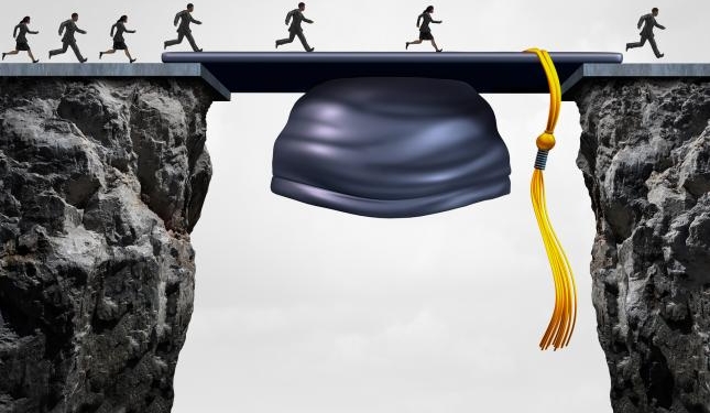 Яценюк назван “Плагиатором года”: объявлены победители “Академического недостоинства-2017”