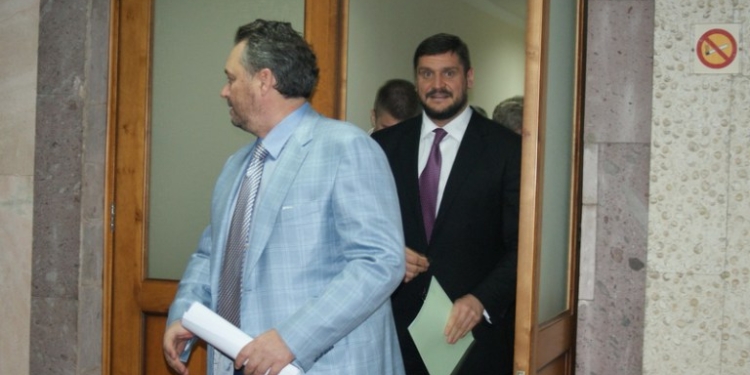 Кто рекомендовал Александра Садыкова на должность зама городского головы Николаева?  Исаков отрицает свое участие и не верит, что экс-губернатора могла выбрать Казакова сама