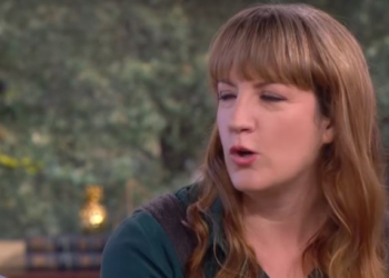 Женщина, которая женилась на самой себе, призналась в измене и думает о разводе