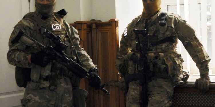 В Запорожье массовые обыски у чиновников и депутатов городского и областного совета. Задержаны лидеры местной “Самопомощи”