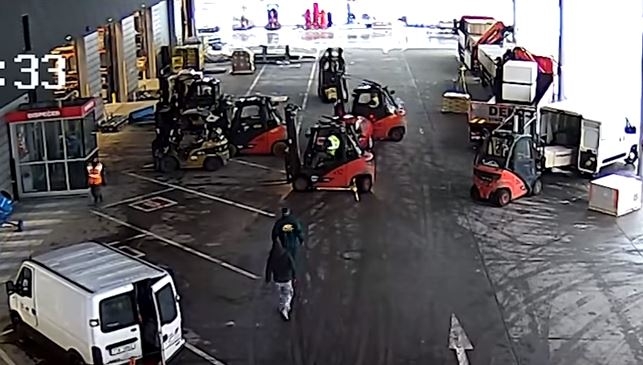 Ювелирная работа: как чешские грузчики задержали воров на автомобиле