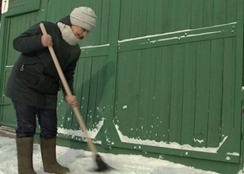 Жителей Улан-Удэ, откликнувшихся на призыв мэра помочь в уборке снега, оштрафовали на 2000 рублей