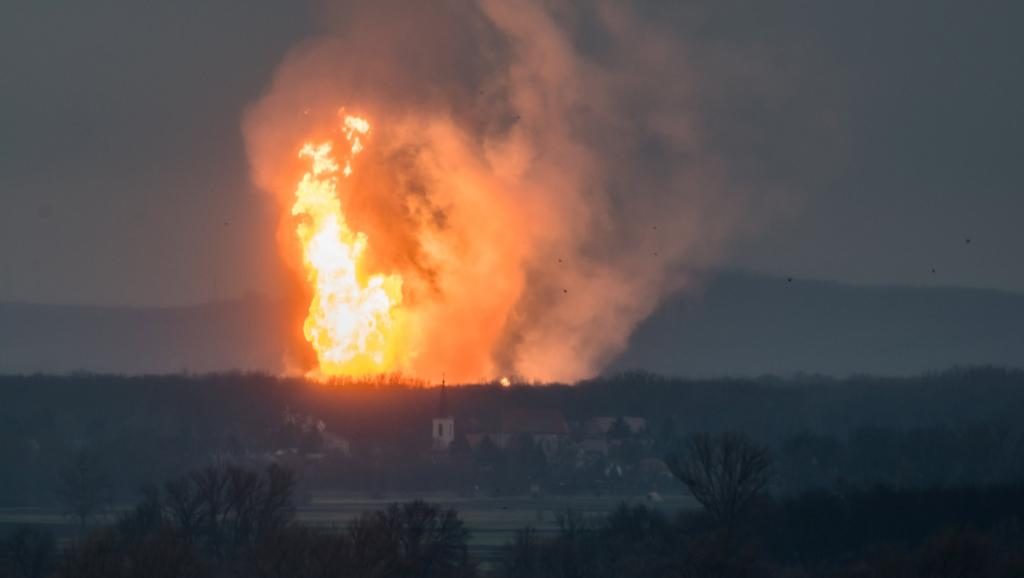 Взрыв на крупнейшей газораспределительной станции в Австрии - десятки пострадавших, Газпром сокращает транзит через Украину 1