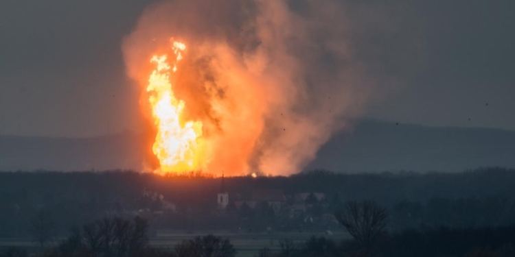 Взрыв на крупнейшей газораспределительной станции в Австрии – десятки пострадавших, Газпром сокращает транзит через Украину