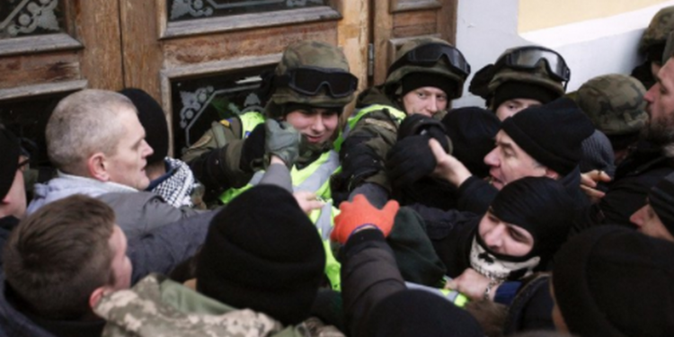 Итоги беспорядков в Киеве: 32 пострадавших правоохранителя и три уголовных дела