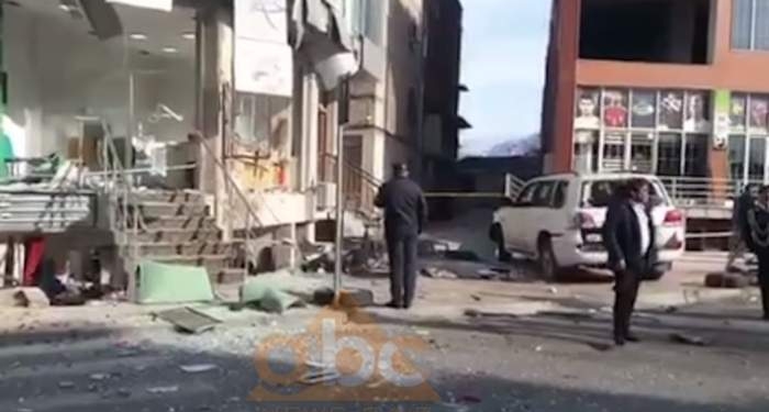 В албанском Шкодере неизвестные подорвали автомобиль, который принадлежал местному бизнесмену Люйзим Куле, – пострадали журналисты