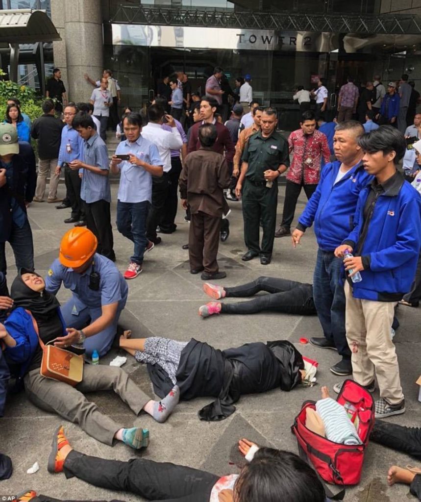 На фондовой бирже в Джакарте рухнул балкон в здании – пострадало 80 человек 1